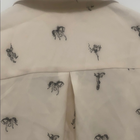 ♦️SOLD♦️SOLD♦️Print Button front shirt - Picture 5 of 8